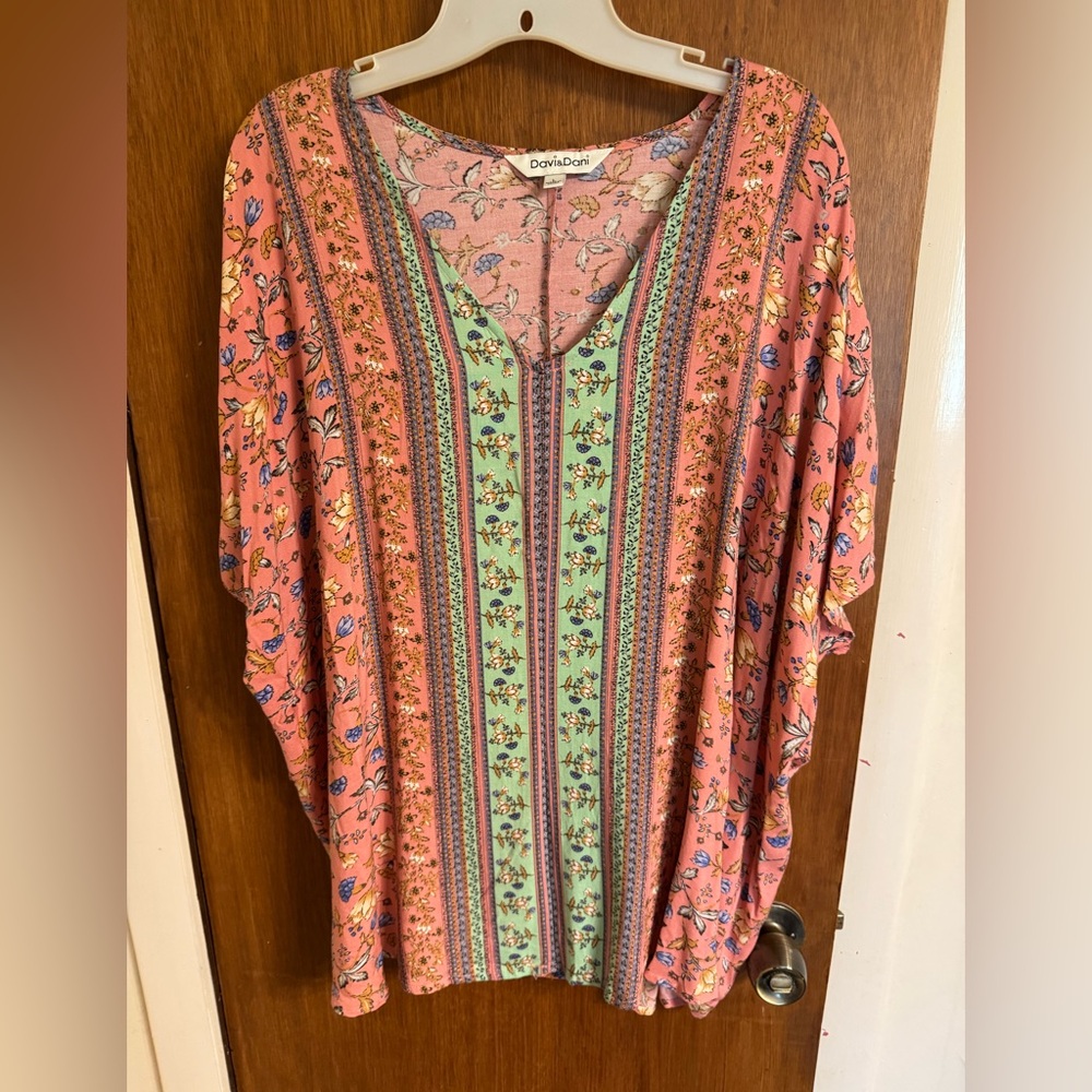 Gently Used Condition, Size L, Davi & Dani Women's Floral Print Boho Tunic